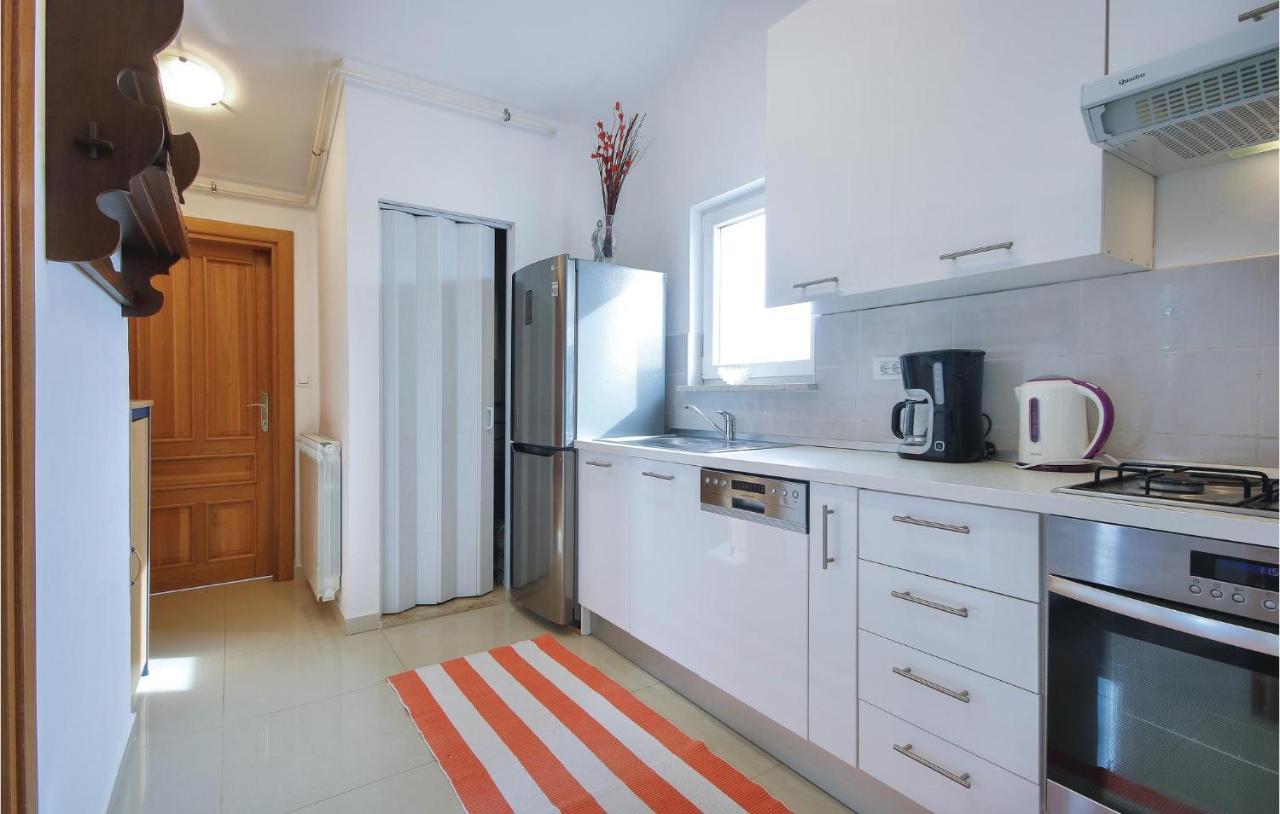 Cozy Apartment In Medulin With Kitchen Esterno foto